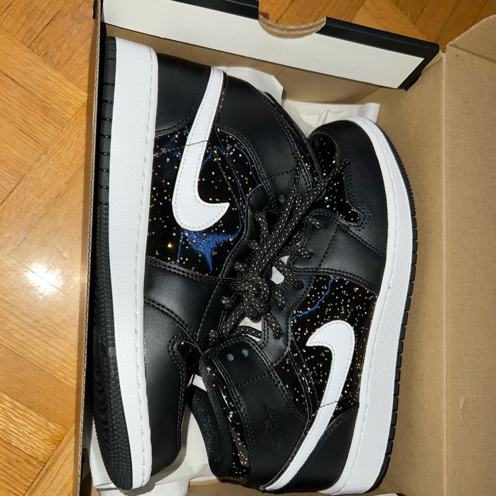 Air Jordan 1 Mid SE GS 'Black Glitter'